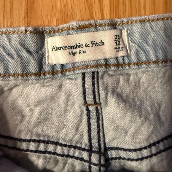 Abercrombie Light Blue Denim High Rise Mini Skirt Size 31 - Picture 5 of 5